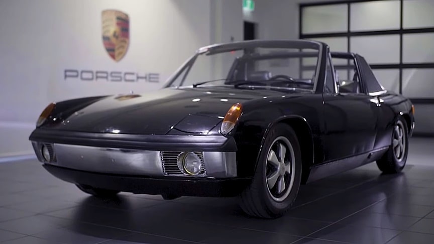 Sportovní vůz Porsche 914 se středním motorem ze 70. let