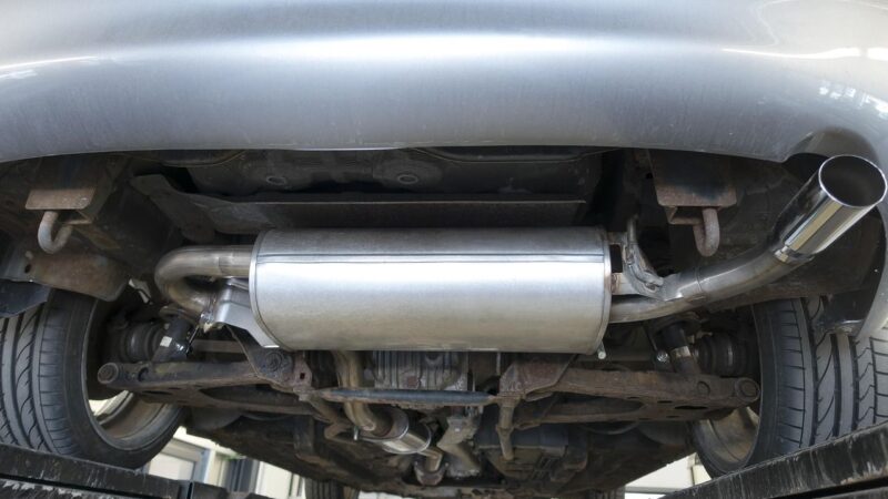 Proč špatné tlumiče nepoznáte hned, ale ovlivňují každou jízdu